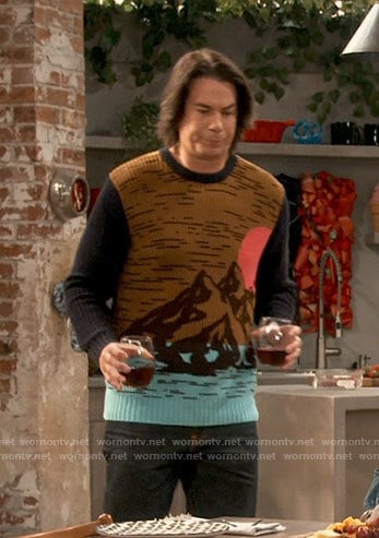 Spencer's mountain graphic sweater on iCarly