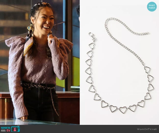 Urban Outfitters Heart Chain Belt worn by Mary Hamilton (Nicole Kang) on Batwoman