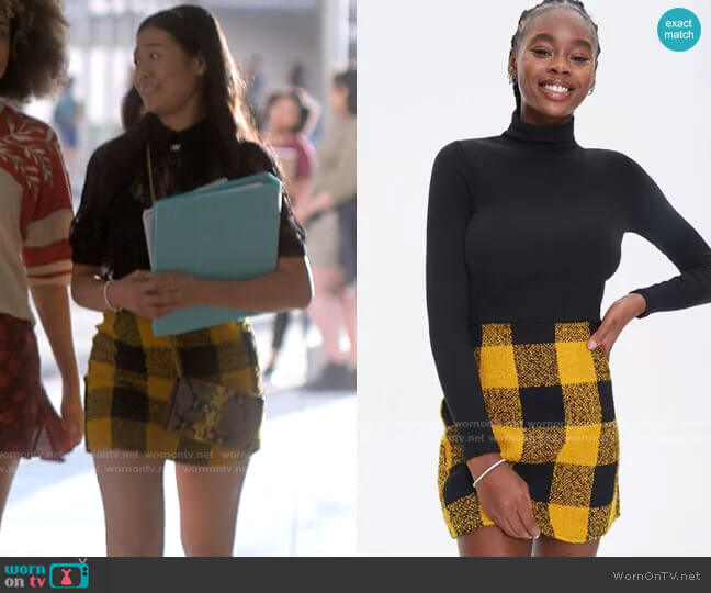 Forever 21 Tweed Buffalo Plaid Mini Skirt worn by Nicole (Valerie Loo) on American Horror Stories