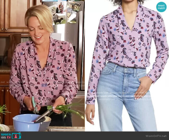 Halogen Purple Herb Floral V-neck Top worn by Jamie Yuccas on CBS Mornings