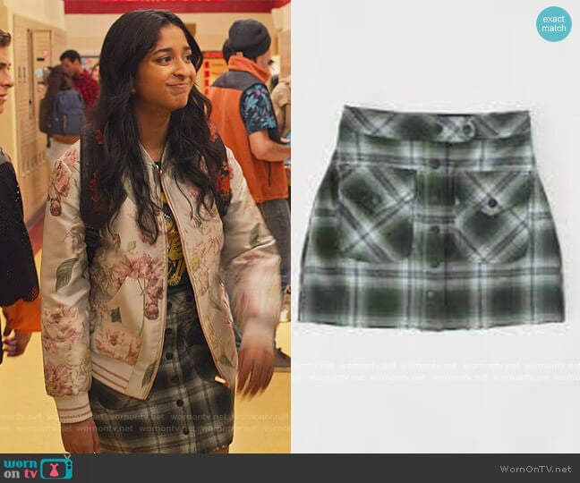 Marco Skirt by Urban Outfitters worn by Devi Vishwakumar (Maitreyi Ramakrishnan) on Never Have I Ever