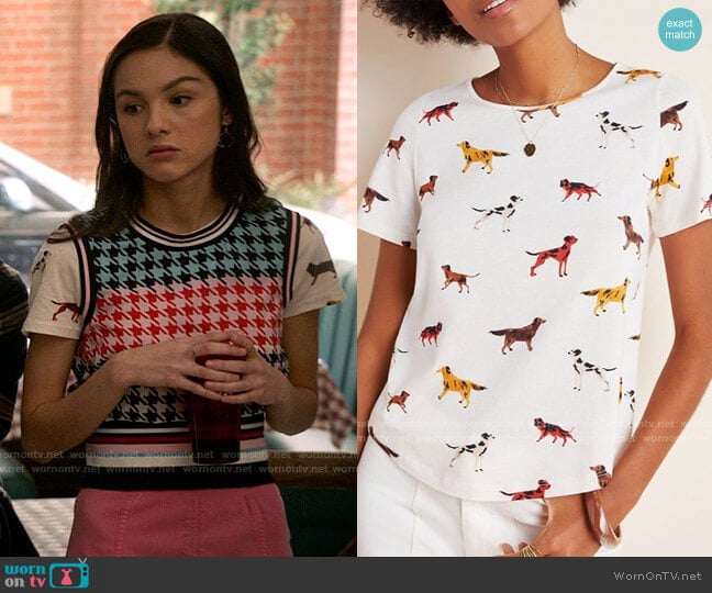 Anthropologie Dog Weekender Tee worn by Nini (Olivia Rodrigo) on High School Musical The Musical The Series