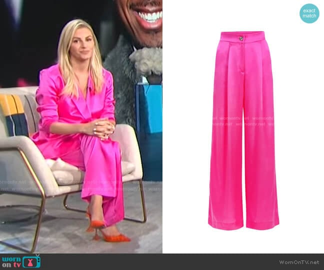 WornOnTV: Morgan’s pink double breasted blazer on E! News Daily Pop ...