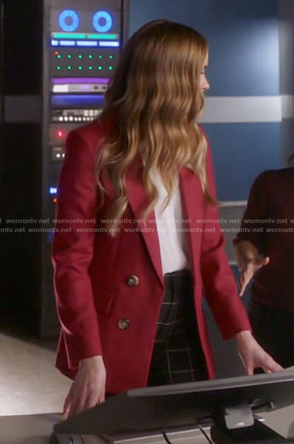 Caitlin’s pink double-breasted blazer on The Flash