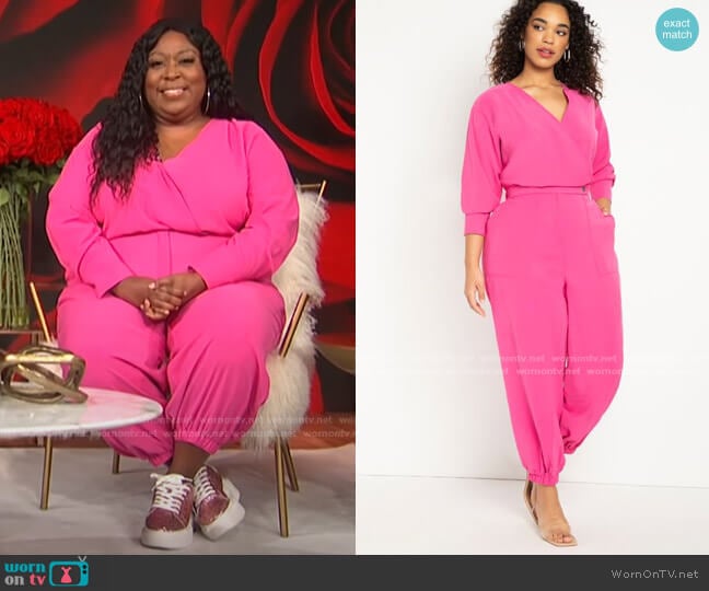 WornOnTV: Loni’s pink surplice jumpsuit on E! News Daily Pop | Loni ...