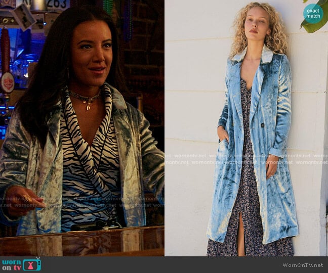 Free People Velvet Sienna Duster worn by Maria DeLuca (Heather Hemmens) on Roswell New Mexico