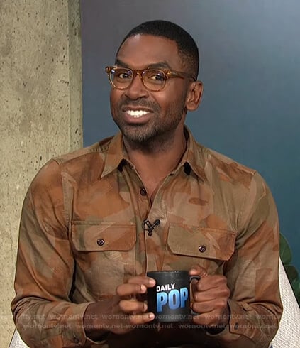 Justin’s khaki camo print shirt on E! News Daily Pop