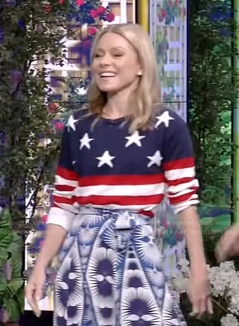 Kelly's american flag top on Live with Kelly and Ryan