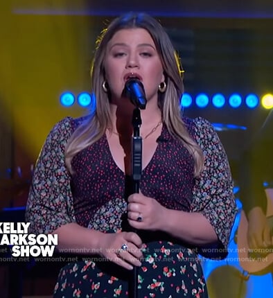 Kelly's floral print scoop neck dress on The Kelly Clarkson Show