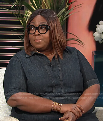 Loni’s denim dress on E! News Daily Pop