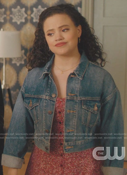 Maggie’s cropped denim jacket on Charmed