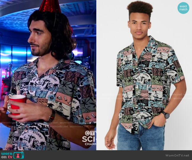 Only & Sons Cartoon-Print Short-Sleeve Shirt worn by Behrad Tarazi (Shayan Sobhian) on Legends of Tomorrow