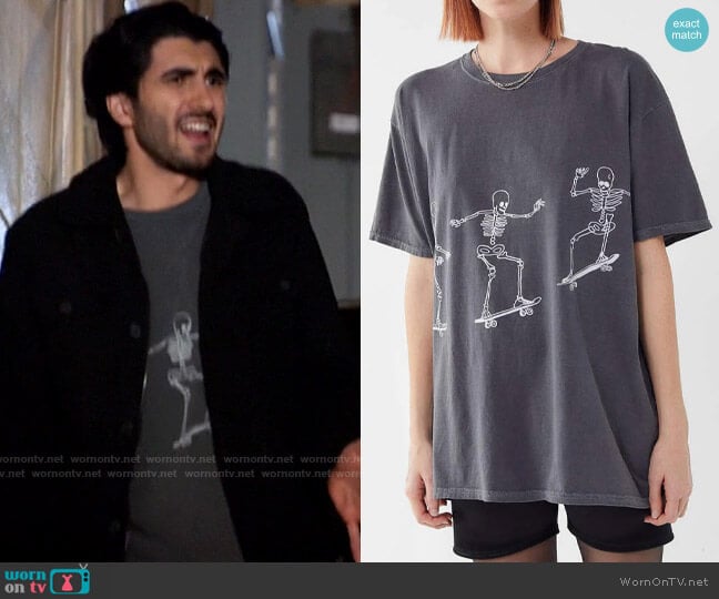 Project Social Skateboard Skeletons T-shirt worn by Behrad Tarazi (Shayan Sobhian) on Legends of Tomorrow