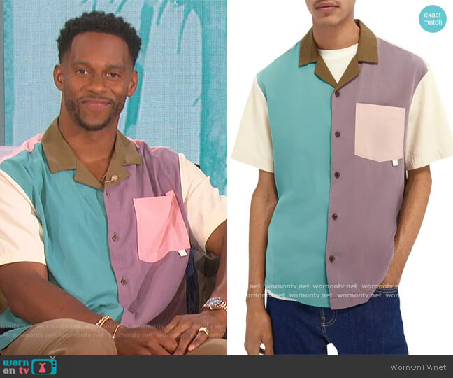 Colorblock Short Sleeve Button-Up Shirt by Scotch and Soda worn by Victor Cruz on The Talk