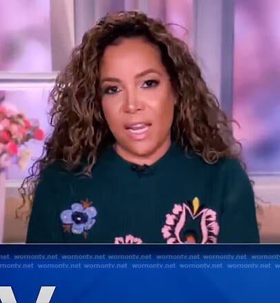 Sunny’s green floral embroidered sweater on The View