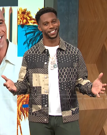 Victor Cruz’s printed jacket on E! News Daily Pop