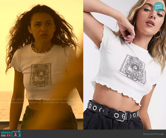 Topshop mystical moon t-shirt in white worn by Kiara Carrera (Madison Bailey) on Outer Banks