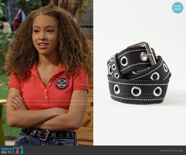 Webbed Grommet Belt by Urban Outfitters worn by Ava (Shelby Simmons) on Bunkd