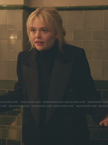 Audrey's black double breasted coat on Gossip Girl