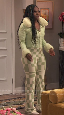 Harper's green fur trim cardigan and checked pants on iCarly