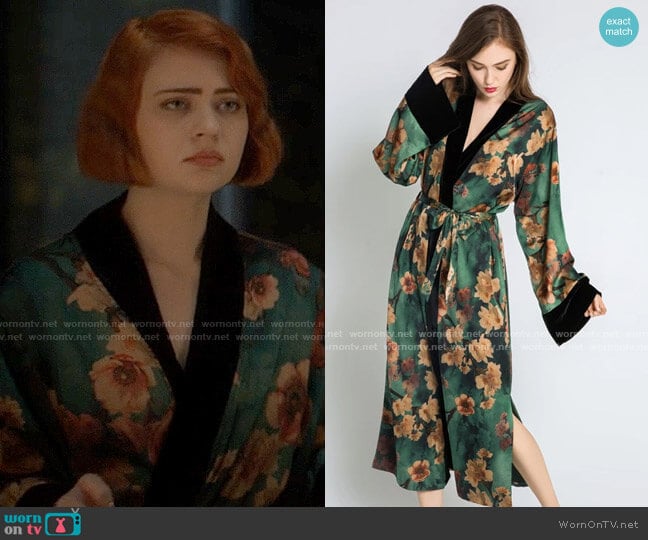 Kim + Ono Long Azumi Kimono worn by Scarlett (Sierra McCormick) on American Horror Stories