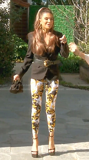 Lisa’s black printed leggings and sandals on The Real Housewives of Beverly Hills