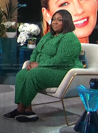 Loni’s green polka dot jumpsuit on E! News Daily Pop