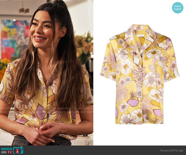 Sandro Printed pajama shirt worn by Carly Shay (Miranda Cosgrove) on iCarly