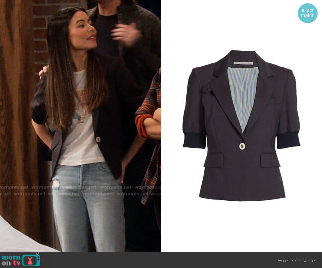 WornOnTV: Carly’s graphic tee and short sleeve blazer on iCarly ...