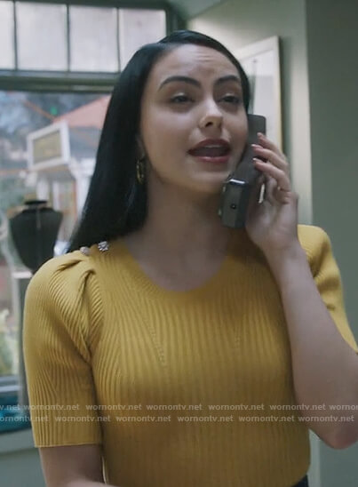 Veronica’s yellow ribbed short sleeve sweater on Riverdale