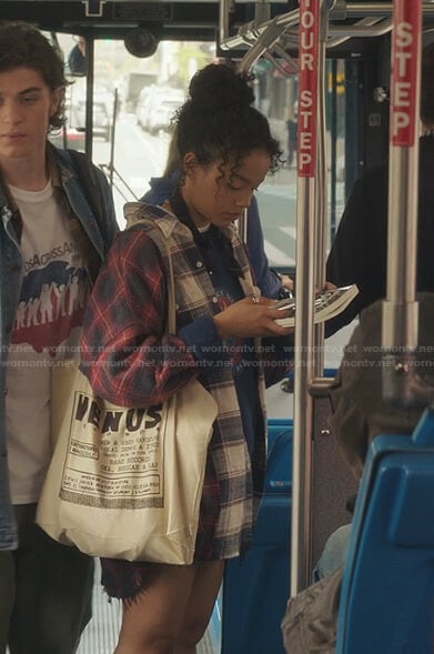 Zoya's plaid oversized shirt on Gossip Girl