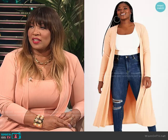 Trendy Plus Size Ribbed Knit Duster by Nina Parker worn by Kym Whitley on E! News