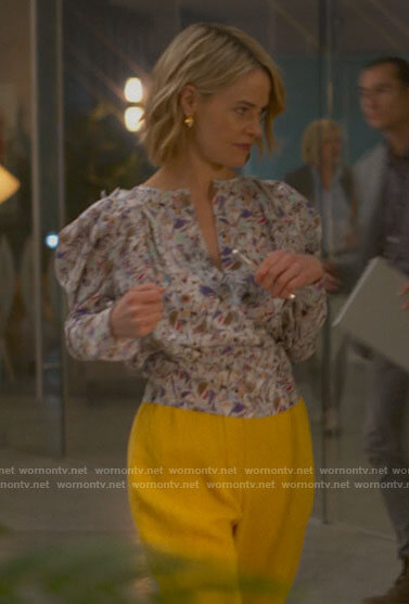 Alice’s abstract print puff sleeve blouse on The L Word Generation Q