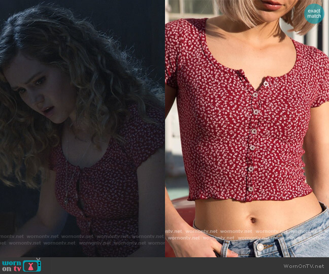 Wornontv Courtneys Red Floral Crop Top On Stargirl Brec Bassinger Clothes And Wardrobe From Tv