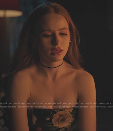 WornOnTV: Cheryl's red gingham check blazer and shorts on Riverdale, Madelaine  Petsch