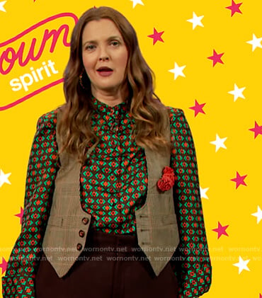 Drew’s green geometric print blouse on The Drew Barrymore Show