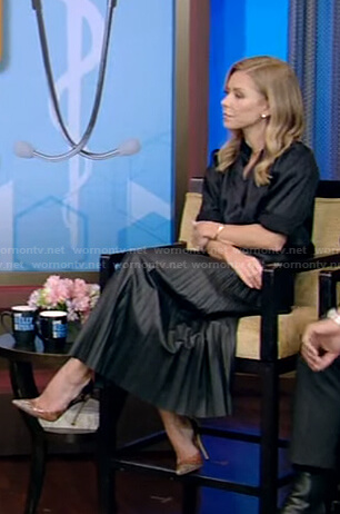 Kelly's black pleated leather skirt on Live with Kelly and Ryan