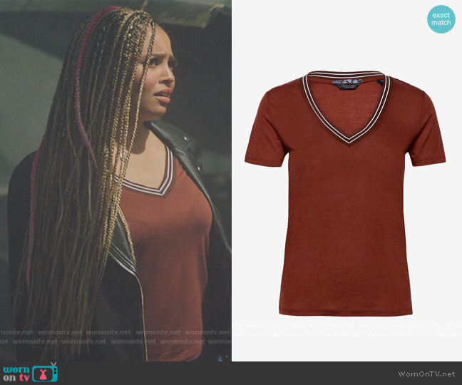 V-neck tee with striped rib detail by Scotch & Soda worn by Toni Topaz (Vanessa Morgan) on Riverdale