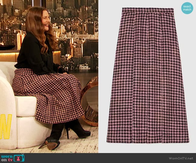 Houndstooth wool pleated skirt by Gucci worn by Drew Barrymore on The Drew Barrymore Show