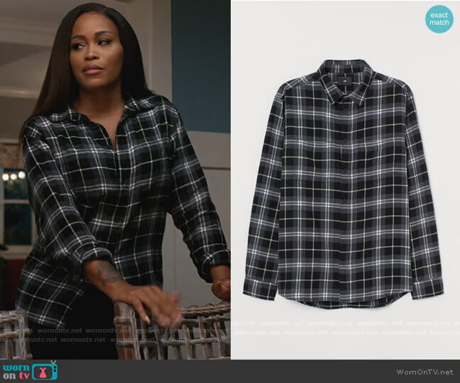 Black Plaid Button Down Shirt by H&M worn by Brianna (Eve) on Queens