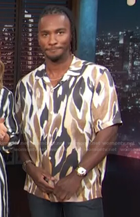 Scott’s abstract print shirt on Access Hollywood