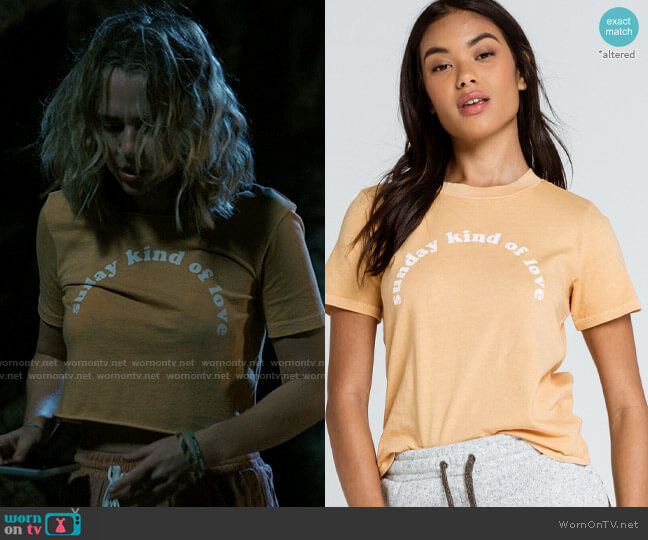Billabong Sunday Love Tee worn by Lennon (Madison Iseman) on I Know What You Did Last Summer