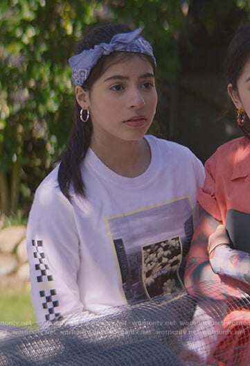 Dawn's white graphic long sleeve tee on The Baby-Sitters Club