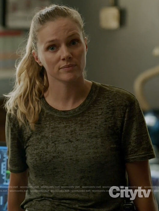 Hailey’s grey t-shirt on Chicago PD