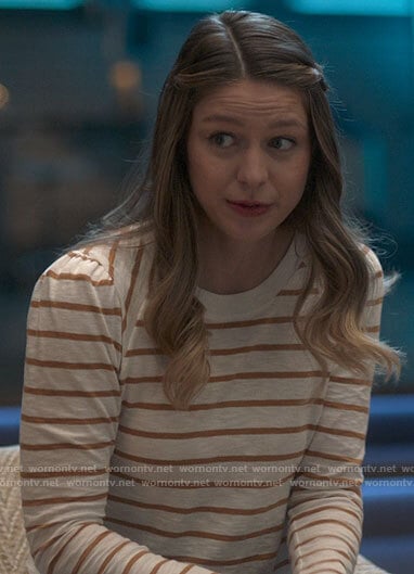 Kara's white striped long sleeve t-shirt on Supergirl