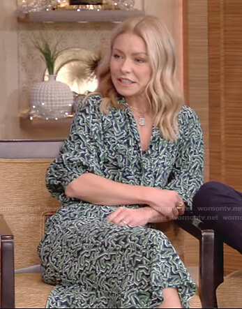 Kelly’s green printed dress on Live with Kelly and Ryan