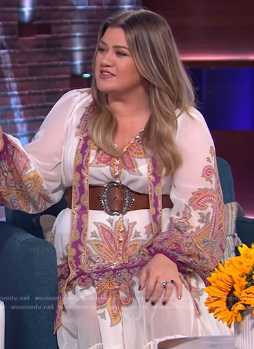 Kelly’s paisley print maxi dress on The Kelly Clarkson Show