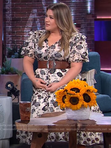 Kelly's white floral print midi dress on The Kelly Clarkson Show