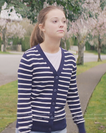 Kirsty's blue striped cardigan on The Baby-Sitters Club
