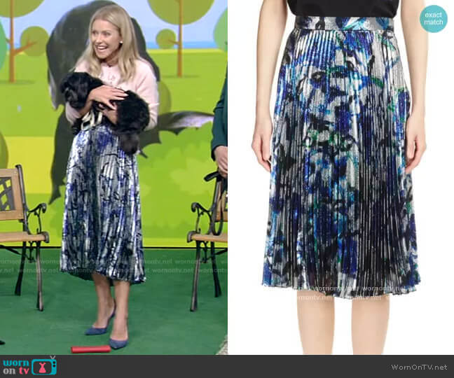 lamé pleated skirt by Christopher Kane worn by Kelly Ripa on Live with Kelly and Mark